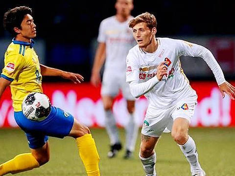 他不仅多次 他不仅多次