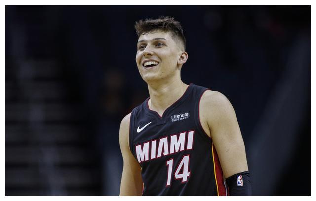 这使得他在 这使得他在