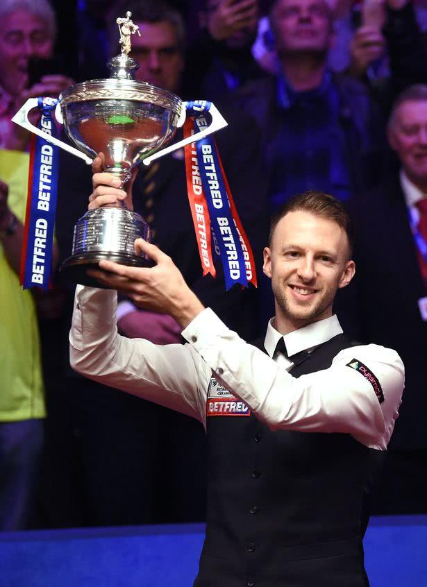 能够在两个 能够在两个